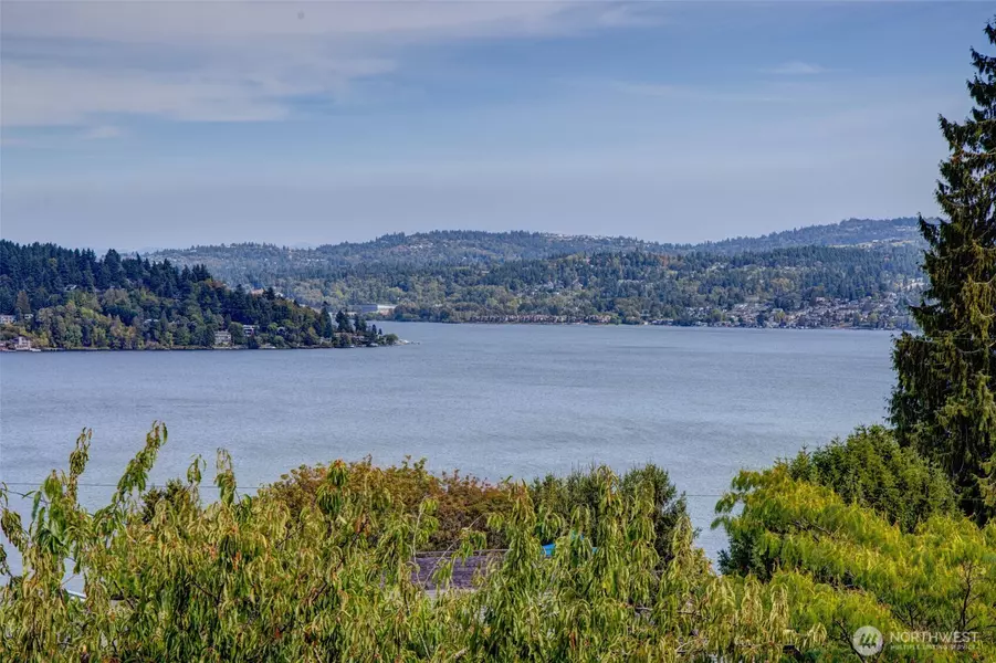 9804 63rd AVE S, Seattle, WA 98118