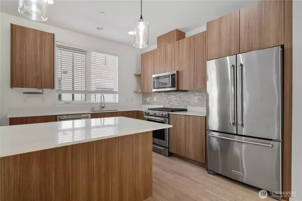 Kenmore, WA 98028,18107 65th AVE NE #102