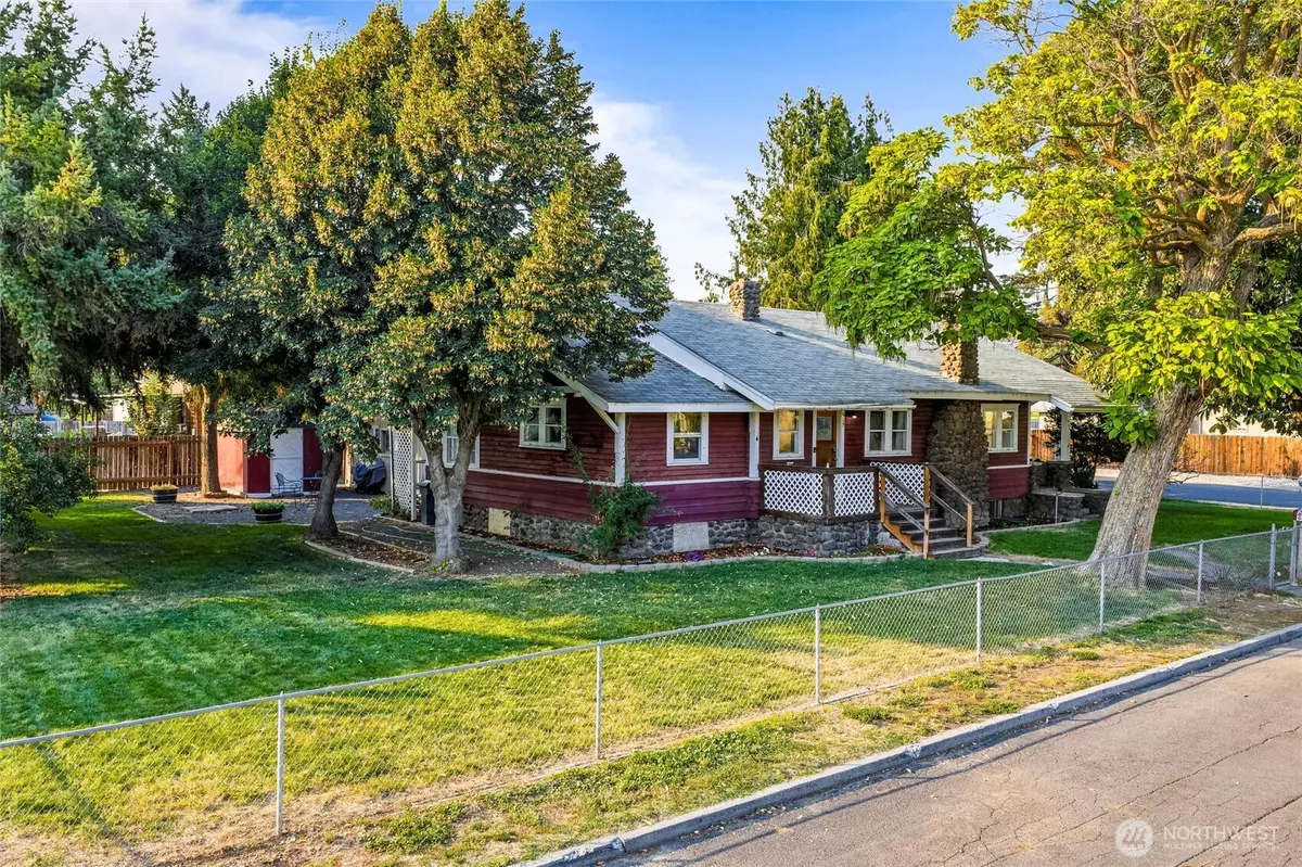 Ephrata, WA 98823,505 D ST SW