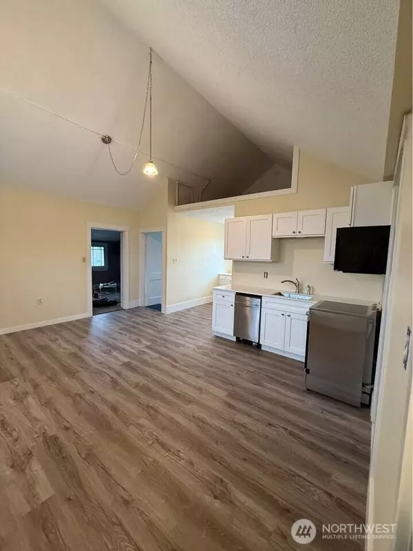 Puyallup, WA 98372,1210 E Main