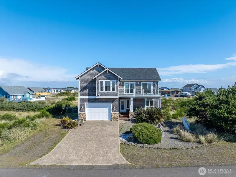 470 W Wind ST, Ocean Shores, WA 98569