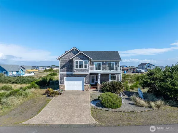 470 W Wind ST, Ocean Shores, WA 98569
