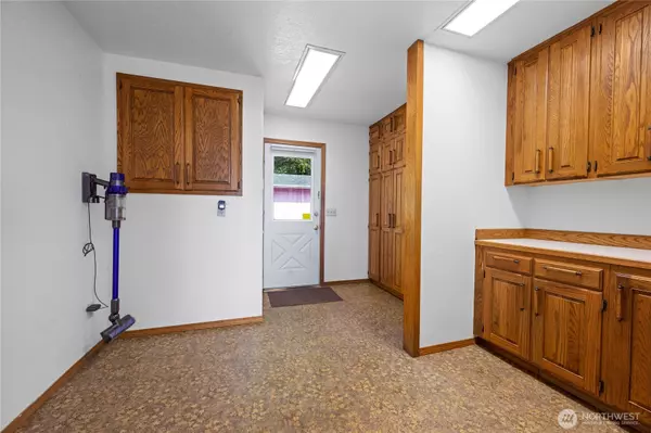 Ilwaco, WA 98624,193 Robert Gray DR SW