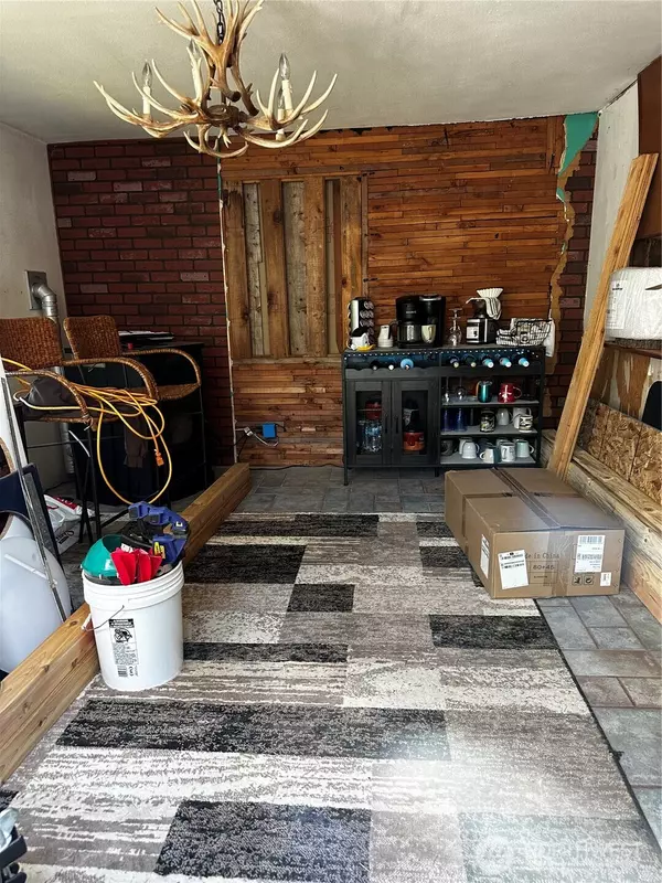 Glenoma, WA 98336,150 Anderson RD