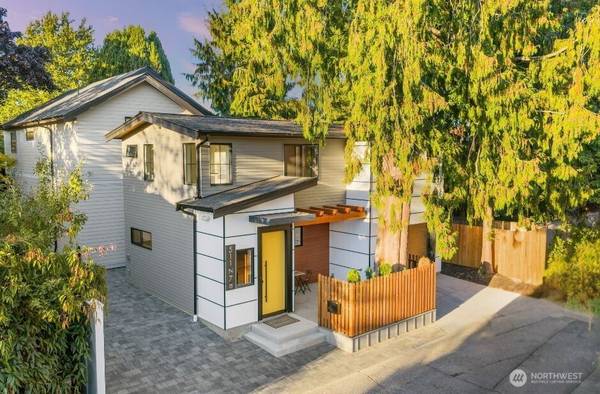 511 N 78th ST, Seattle, WA 98103