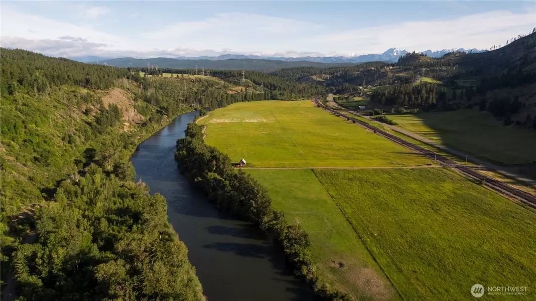 52 Highway 10, Cle Elum, WA 98922