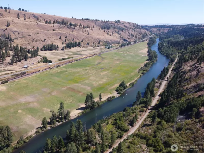 56 Hwy 10, Cle Elum, WA 98922