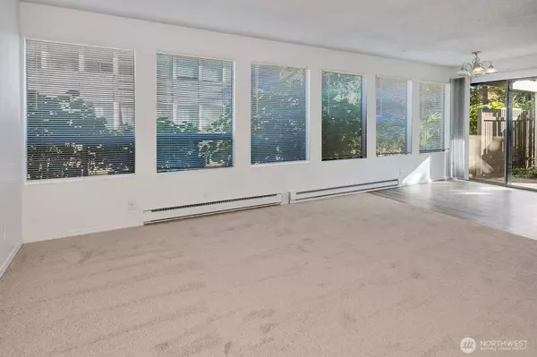 Bellevue, WA 98007,1604 149th PL SE #2