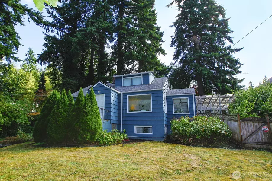 19727 Locust WAY, Lynnwood, WA 98036