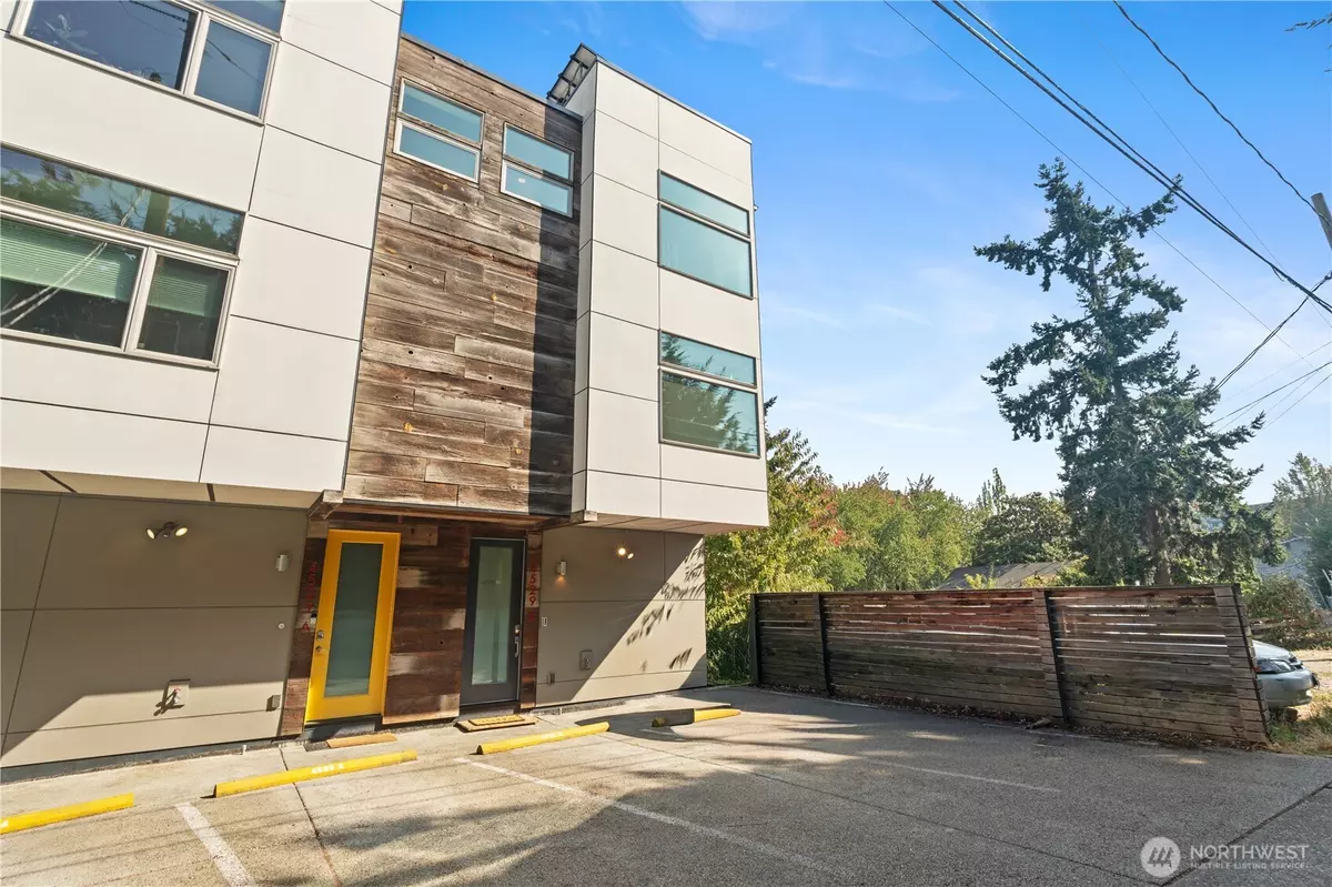 Seattle, WA 98118,4529 Rainier AVE S #B