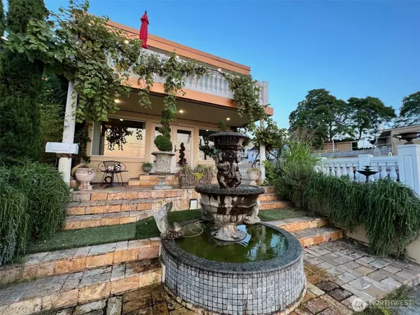 4030 Beach DR SW, Seattle, WA 98116