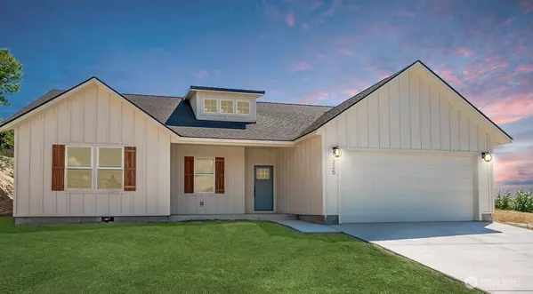 225 W Linden AVE, Moses Lake, WA 98837