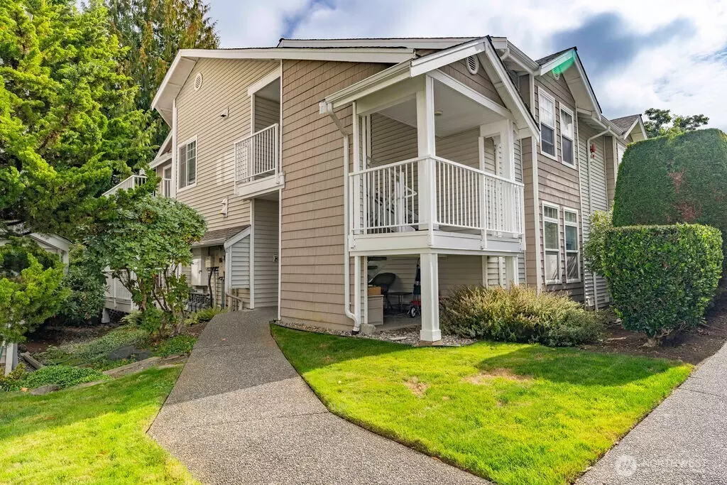 Mukilteo, WA 98275,5400 Harbour Pointe BLVD ##F201