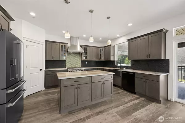 Redmond, WA 98053,27037 NE 29th PL