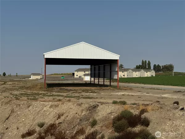 Othello, WA 99344,9002 Omer Road