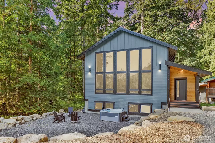 7519 Canyon View DR, Deming, WA 98244