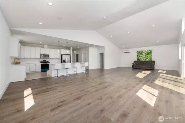 Castle Rock, WA 98611,410 Studebaker Spur 1