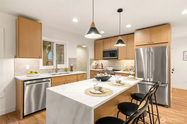 Seattle, WA 98103,1128 N 77th ST