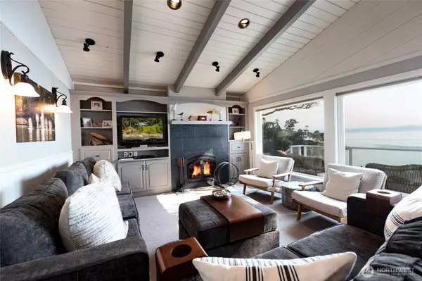 Friday Harbor, WA 98250,213 Smugglers Cove RD
