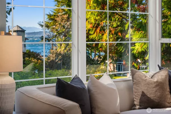 Seattle, WA 98136,9304 Fauntleroy WAY SW