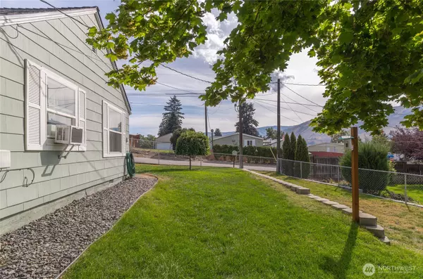 East Wenatchee, WA 98802,251 Rimrock WAY