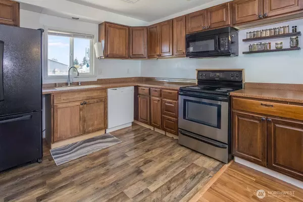 Longview, WA 98632,767 34th AVE