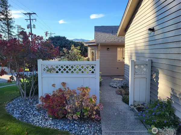 East Wenatchee, WA 98802,351 19th ST NE #26