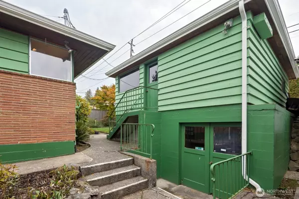 Seattle, WA 98126,5624 37th AVE SW