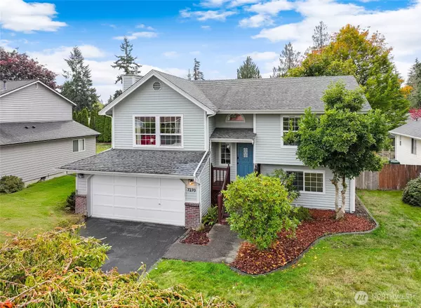 7270 E Raintree LN, Port Orchard, WA 98366
