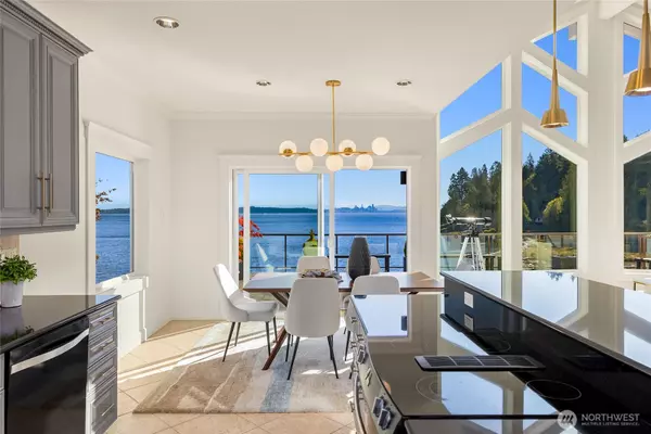 Bainbridge Island, WA 98110,10052 Edgecombe PL NE