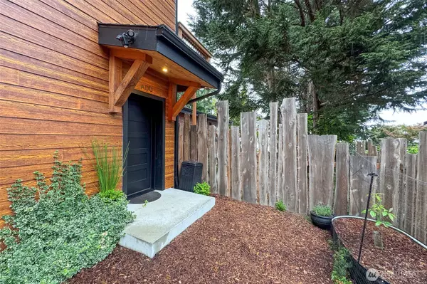 392 Buckloop RD, Sequim, WA 98382