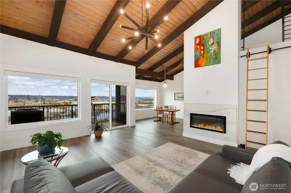 Tacoma, WA 98402,525 Broadway #404