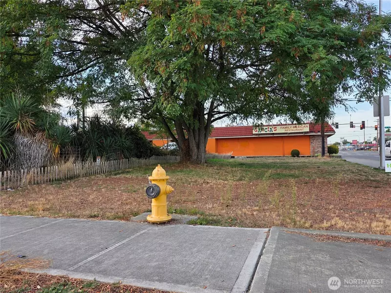 223 3rd ST NE, Auburn, WA 98002