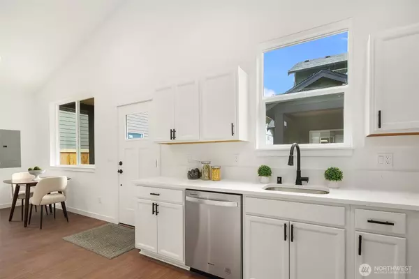 Burien, WA 98146,12330 13th PL SW #2C