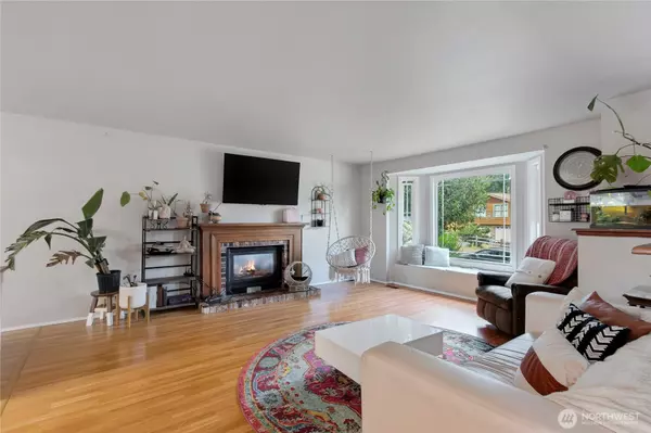 Lake Tapps, WA 98391,19234 S 54th St E