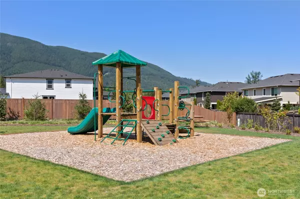North Bend, WA 98045,717 SE 12th PL #27