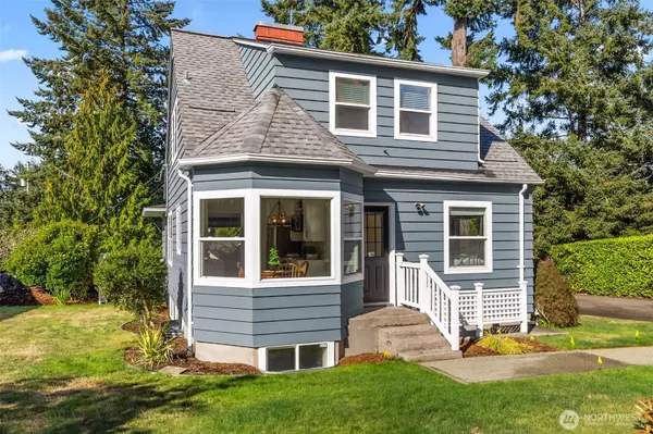 2015 Mountain View AVE W, Tacoma, WA 98466