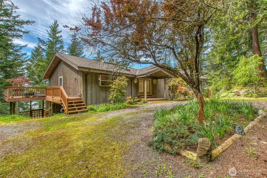 121 Switchback RD, Orcas Island, WA 98245
