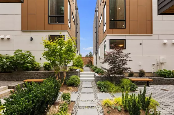Seattle, WA 98106,9237 B 16th AVE SW