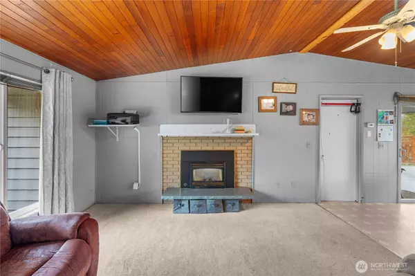 Anacortes, WA 98221,3915 L AVE