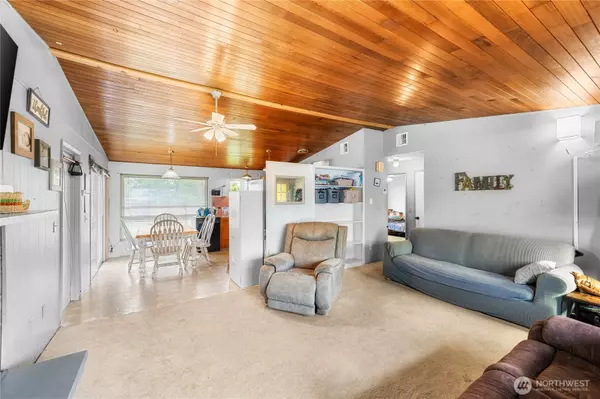 Anacortes, WA 98221,3915 L AVE