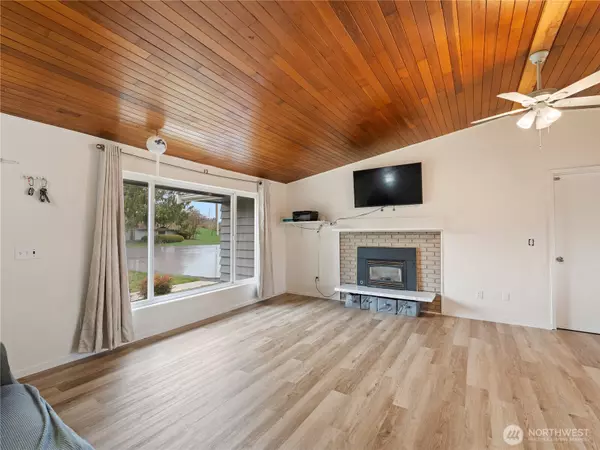 Anacortes, WA 98221,3915 L AVE