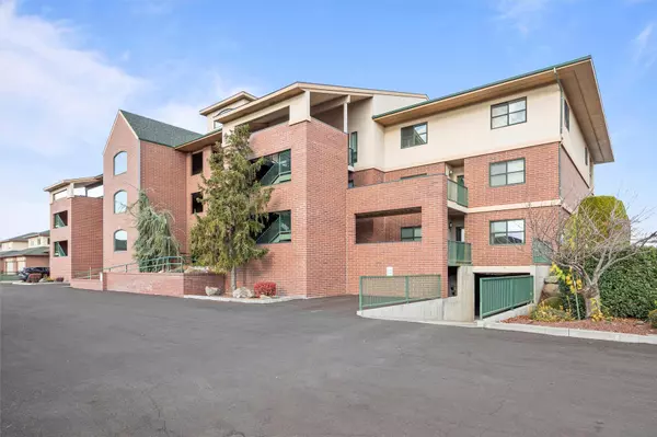 Richland, WA 99352,300 Columbia Point DR #D101