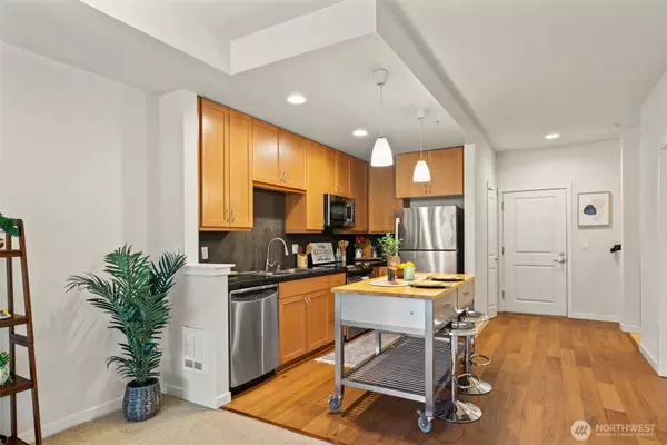 Redmond, WA 98052,16141 Cleveland ST #317