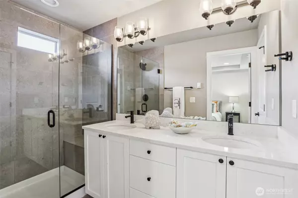 Bothell, WA 98021,610 237th PL SE #B