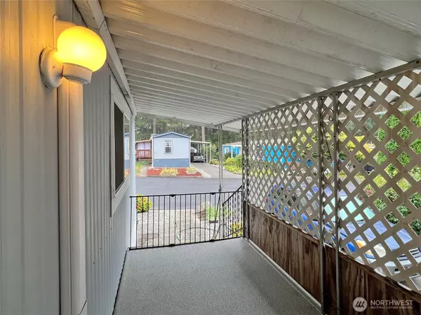 Olympia, WA 98516,7300 32nd AVE NE #8