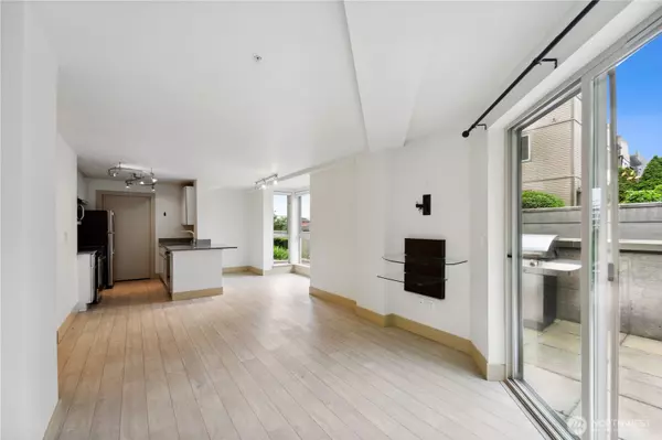 Seattle, WA 98122,1420 E Pine ST #E201