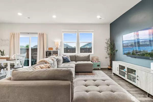 Puyallup, WA 98374,18702 Lipoma PL E #976