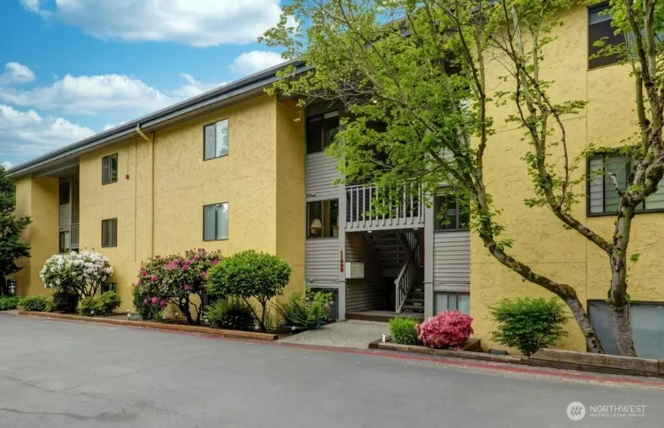 11642 100th AVE NE #305, Kirkland, WA 98034