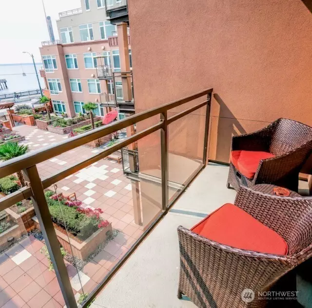 Seattle, WA 98101,1950 Alaskan WAY #330